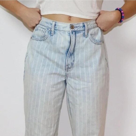 American Eagle Women's Regular Fit Light Blue Pinstripe Jeans Size 4 100% Cotton - Picture 1 of 9
